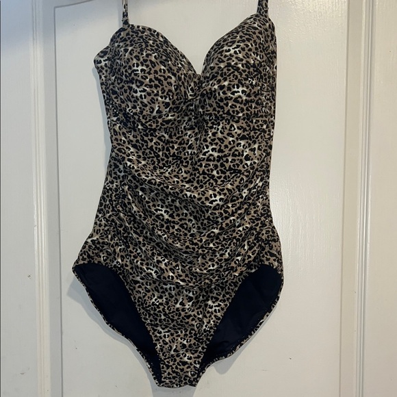 Leopard Print One Piece Swimsuit Sweetheart Neckline with Detachable Straps - Picture 1 of 6